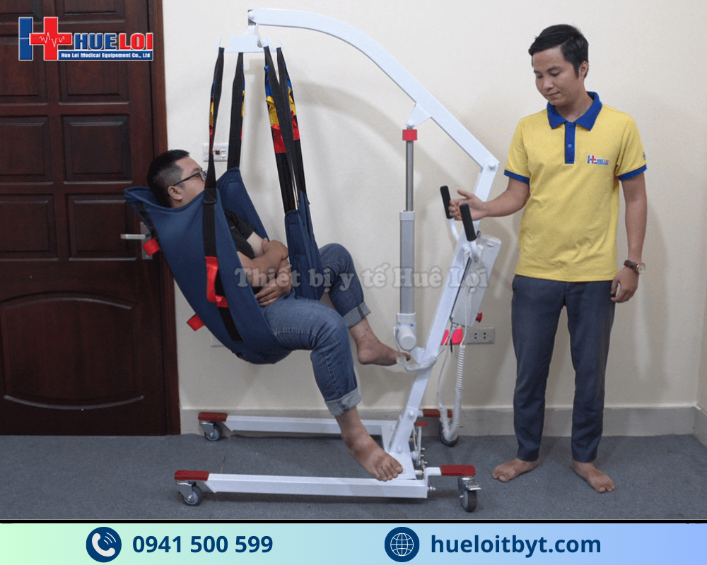 XE CẨU NÂNG HẠ VÀ DI CHUYỂN BỆNH NHÂN BẰNG ĐIỆN
