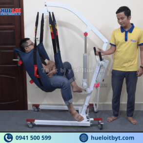 XE CẨU NÂNG HẠ VÀ DI CHUYỂN BỆNH NHÂN BẰNG ĐIỆN