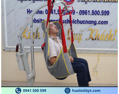 XE CẨU NÂNG HẠ VÀ DI CHUYỂN BỆNH NHÂN BẰNG ĐIỆN